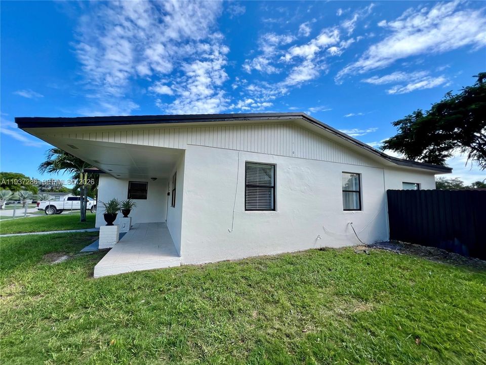 For Rent: $3,500 (3 beds, 2 baths, 2117 Square Feet)