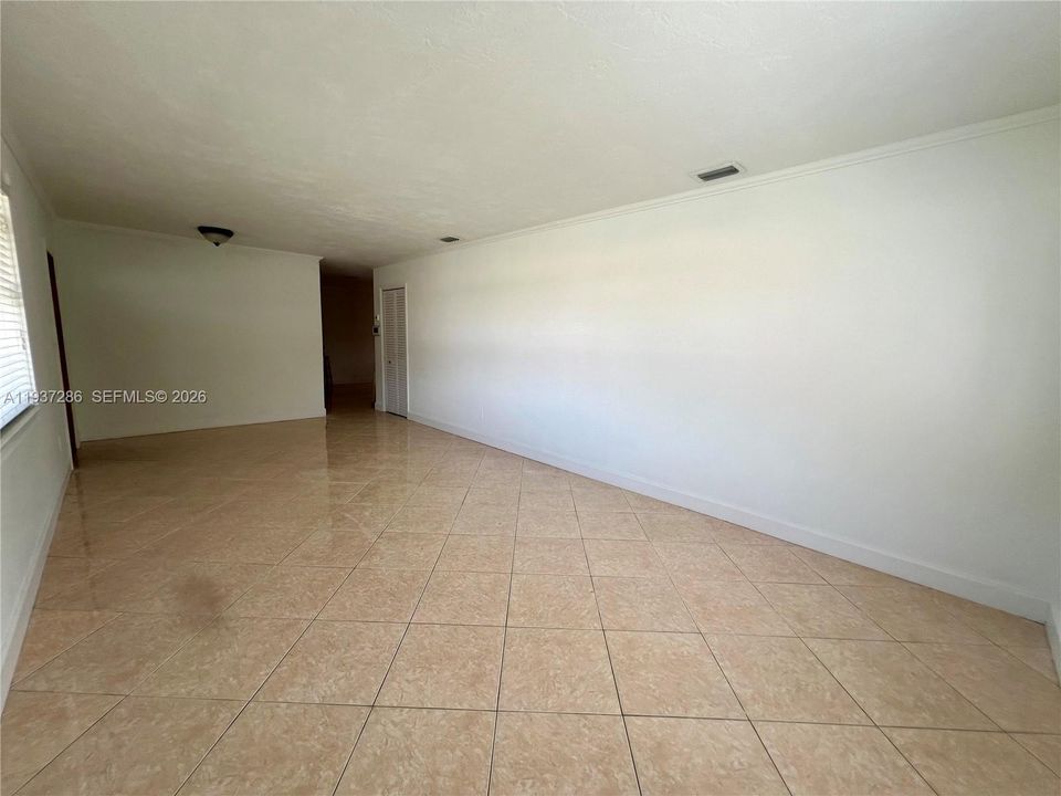 For Rent: $3,500 (3 beds, 2 baths, 2117 Square Feet)