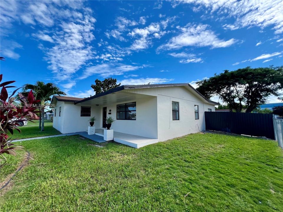 For Rent: $3,500 (3 beds, 2 baths, 2117 Square Feet)