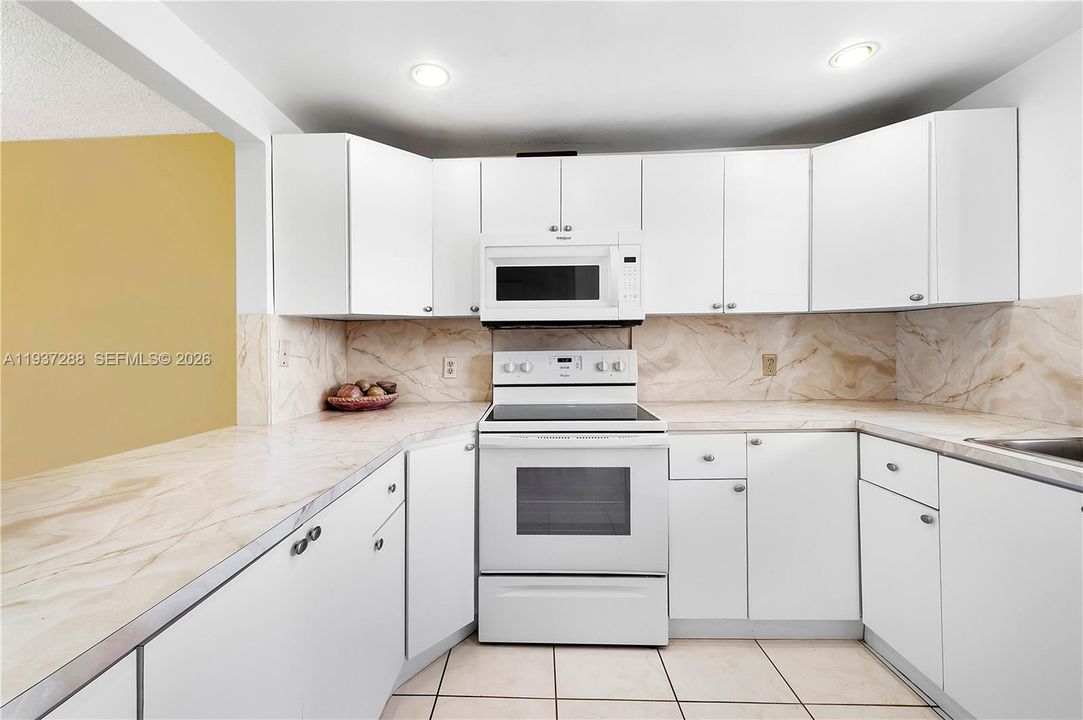 For Rent: $2,000 (2 beds, 2 baths, 1096 Square Feet)