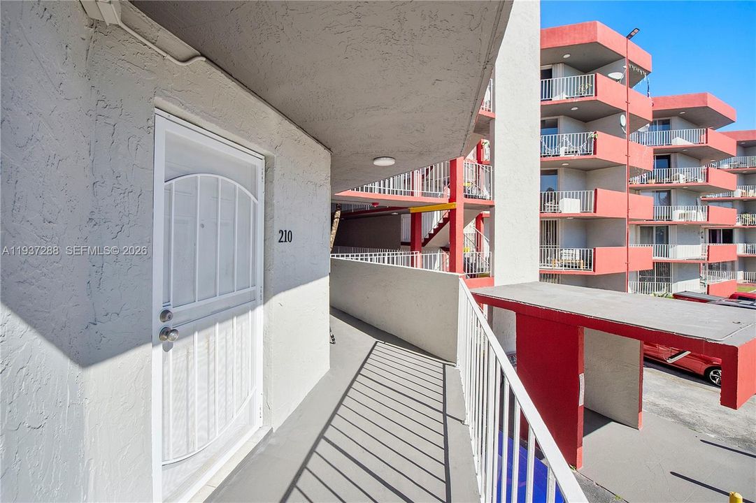 For Rent: $2,000 (2 beds, 2 baths, 1096 Square Feet)