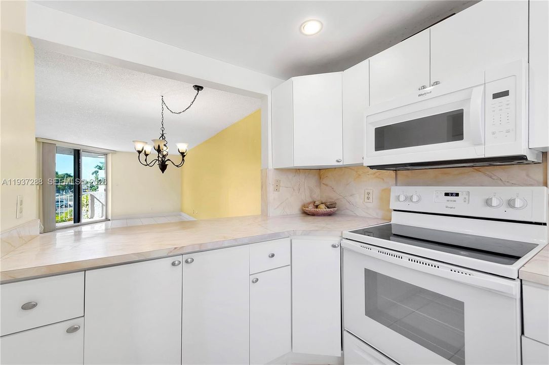 For Rent: $2,000 (2 beds, 2 baths, 1096 Square Feet)