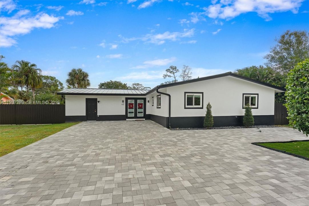 На продажу: $649,000 (5 спален, 4 ванн, 0 Квадратных фут)