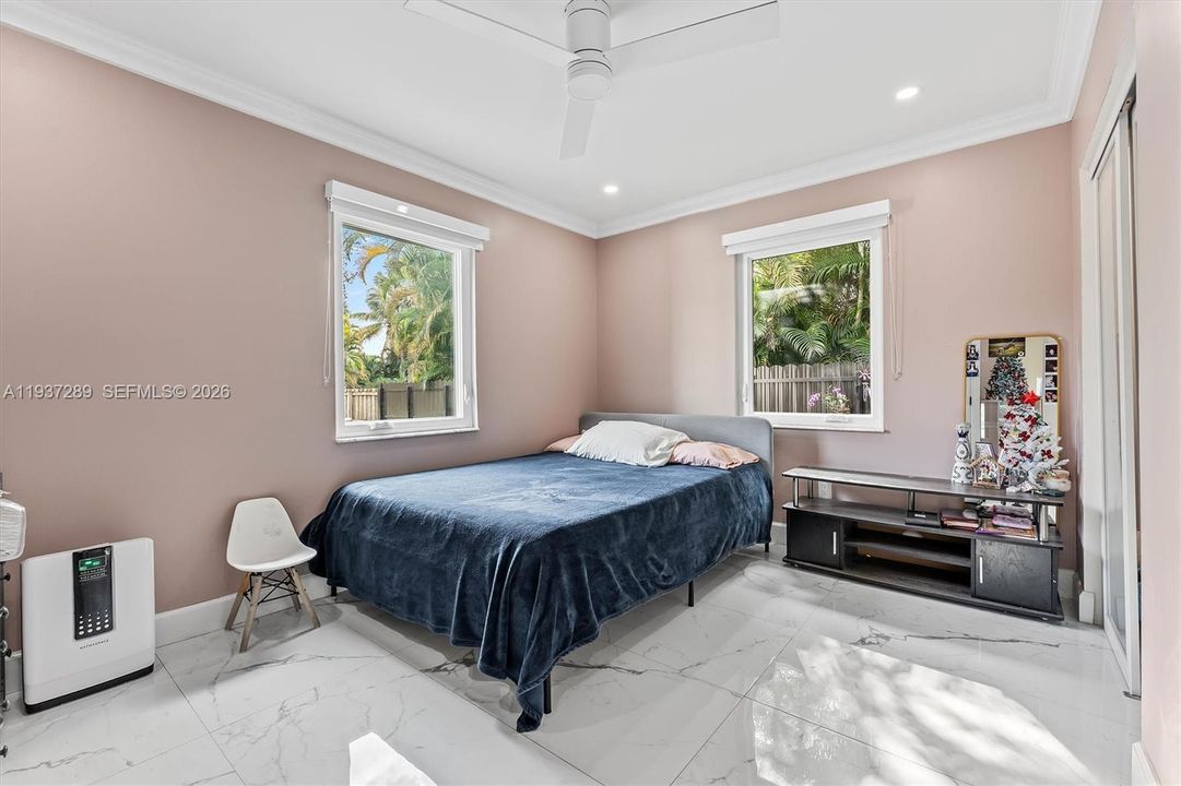 На продажу: $649,000 (5 спален, 4 ванн, 0 Квадратных фут)