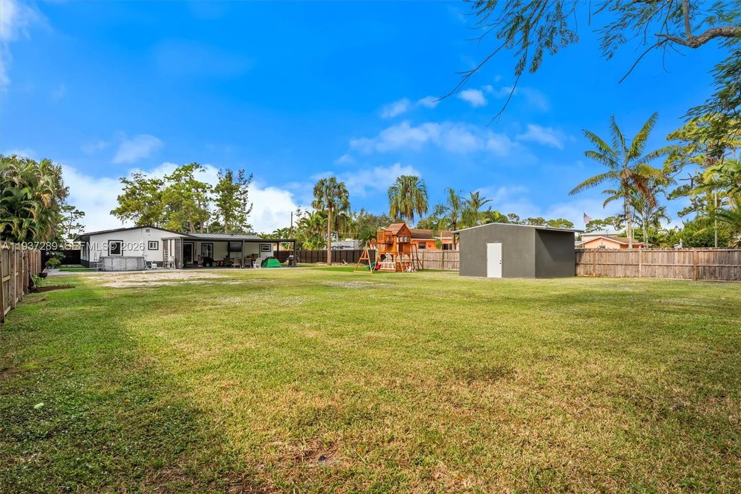 На продажу: $649,000 (5 спален, 4 ванн, 0 Квадратных фут)