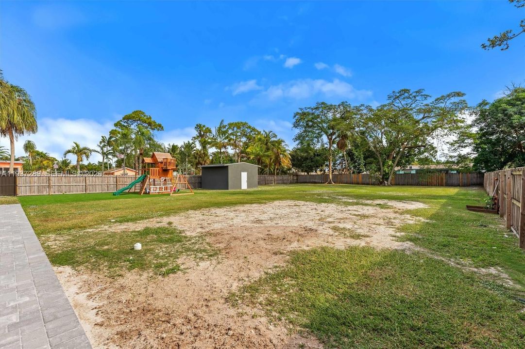 На продажу: $649,000 (5 спален, 4 ванн, 0 Квадратных фут)