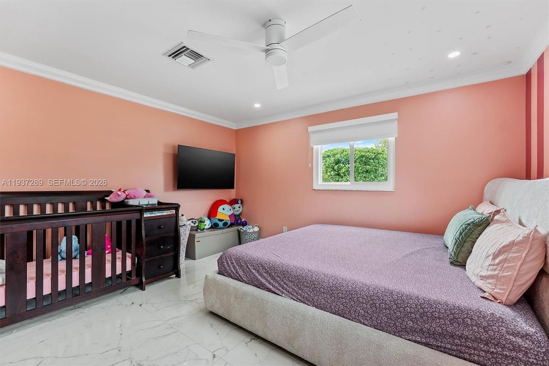 На продажу: $649,000 (5 спален, 4 ванн, 0 Квадратных фут)