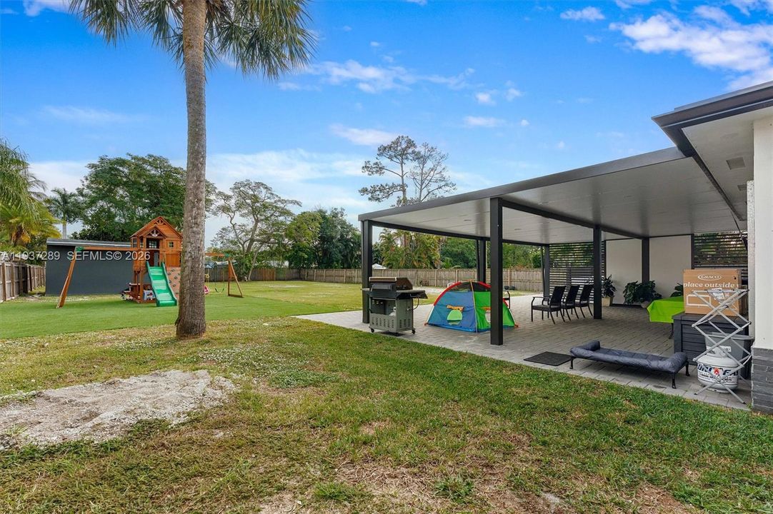 На продажу: $649,000 (5 спален, 4 ванн, 0 Квадратных фут)