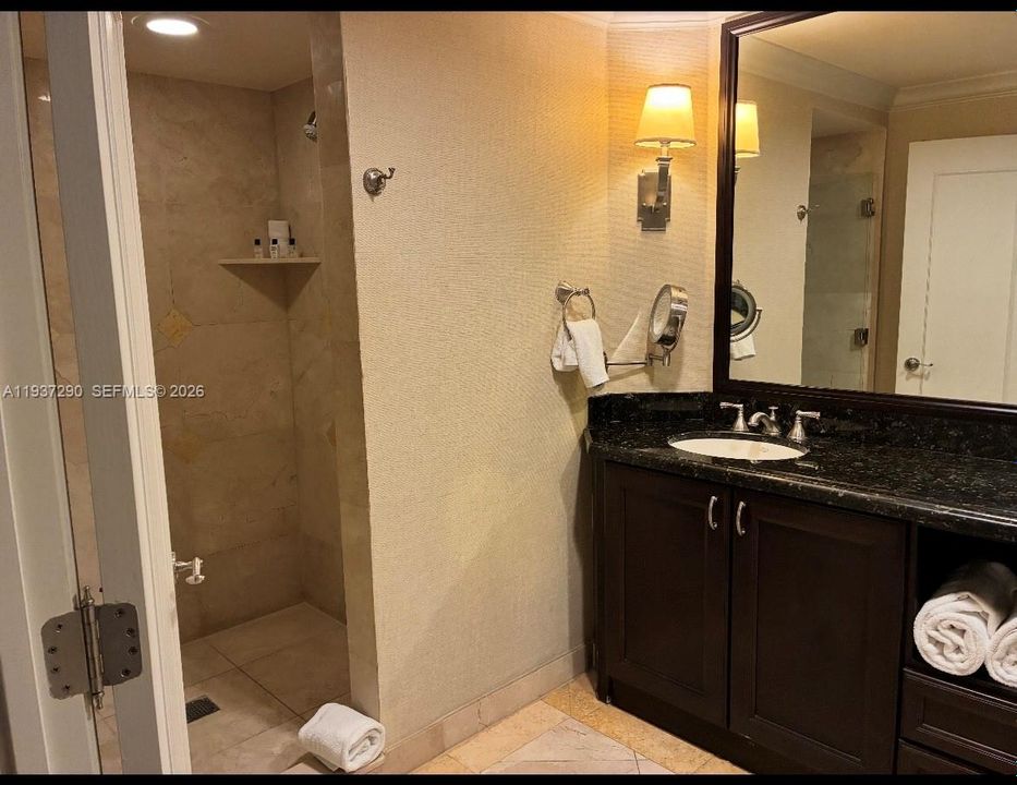 На продажу: $685,000 (1 спален, 1 ванн, 990 Квадратных фут)