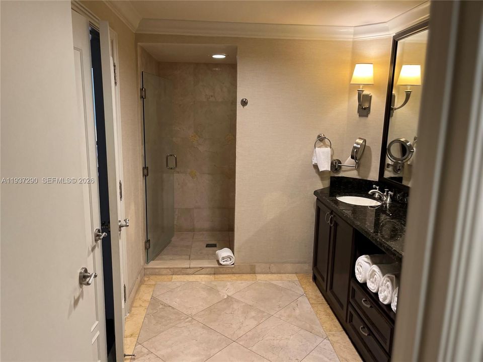 На продажу: $685,000 (1 спален, 1 ванн, 990 Квадратных фут)