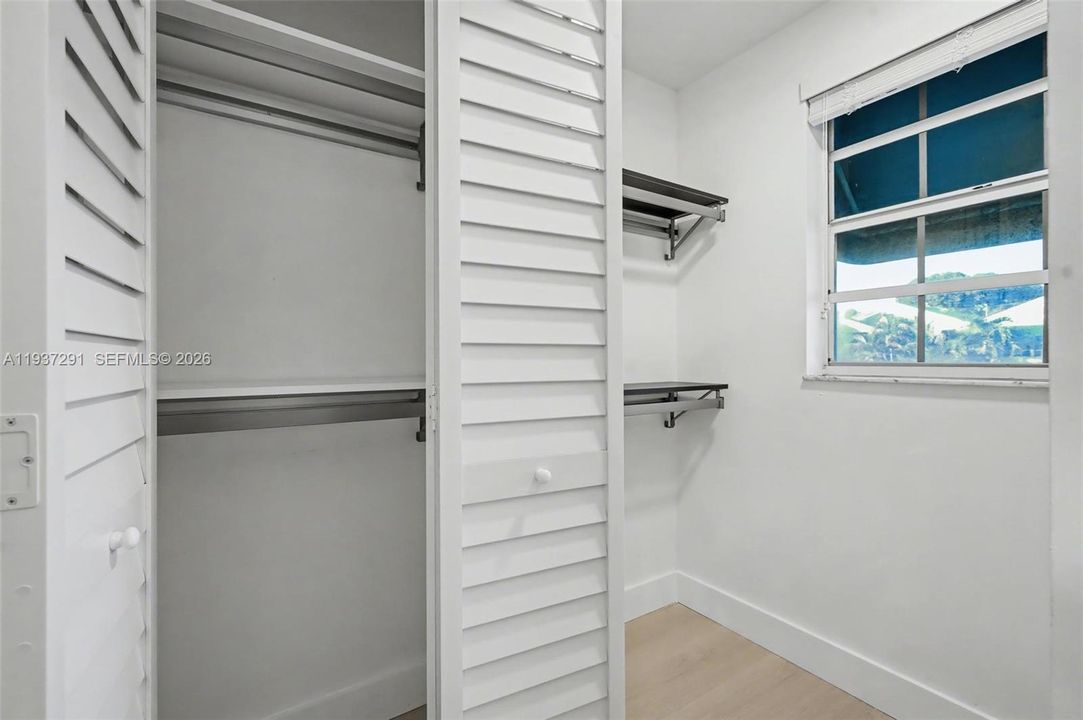 出租: $3,600 (3 贝兹, 2 浴室, 1302 平方英尺)