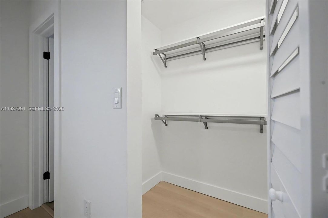 出租: $3,600 (3 贝兹, 2 浴室, 1302 平方英尺)