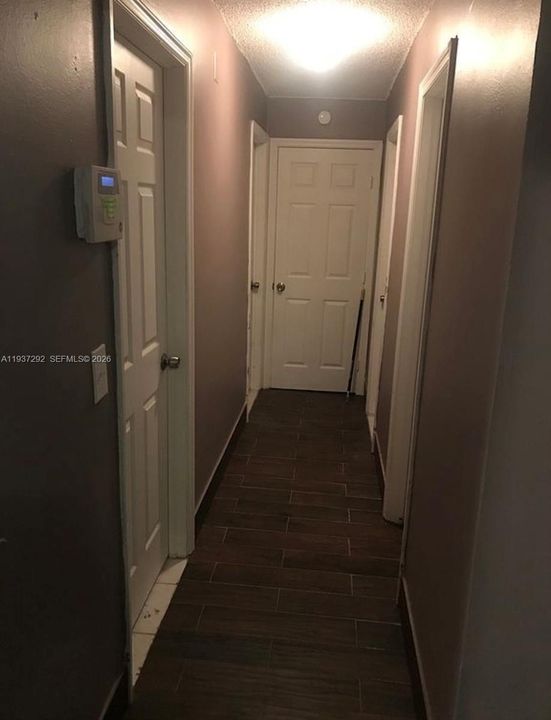 En Venta: $399,000 (3 camas, 2 baños, 999 Pies cuadrados)