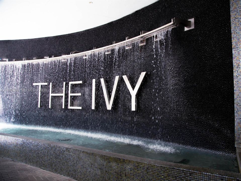 出租: $3,000 (1 贝兹, 1 浴室, 846 平方英尺)