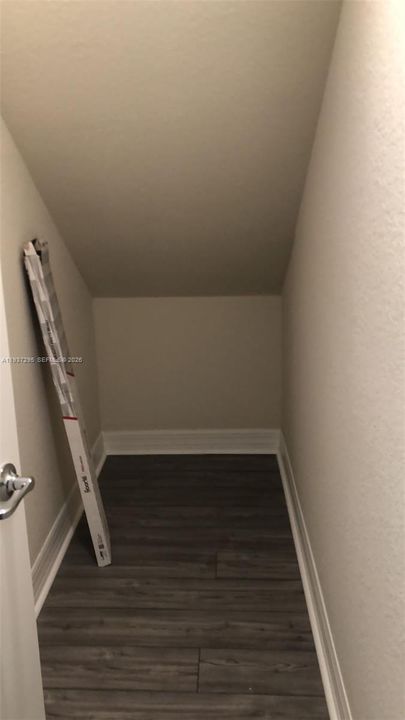 出租: $3,900 (4 贝兹, 2 浴室, 2384 平方英尺)