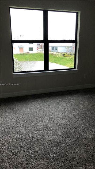 出租: $3,900 (4 贝兹, 2 浴室, 2384 平方英尺)