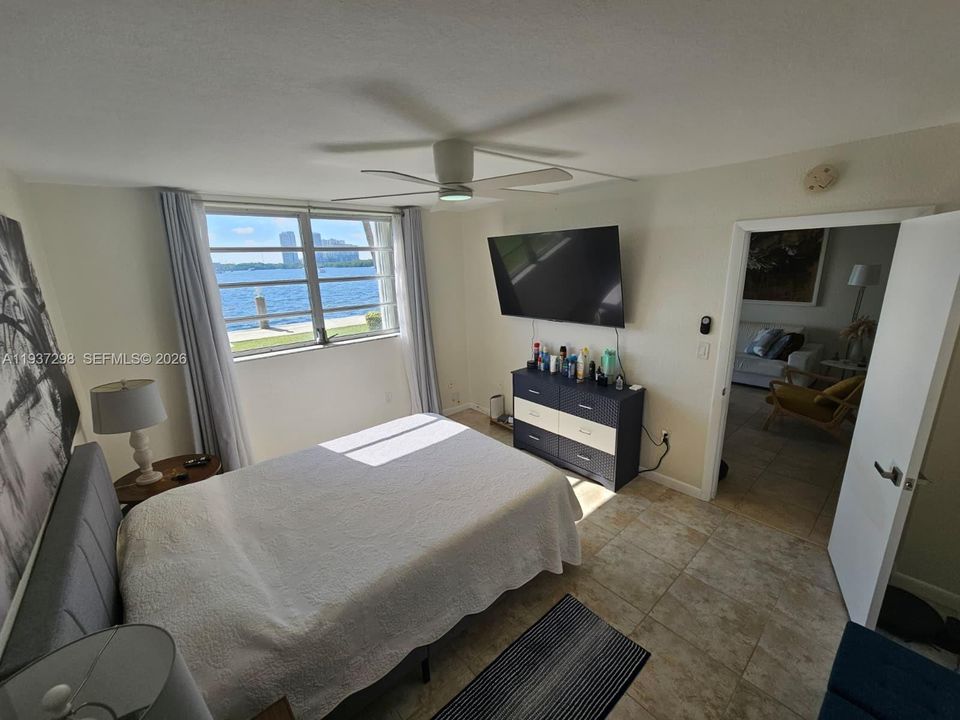 For Rent: $1,750 (1 beds, 1 baths, 768 Square Feet)