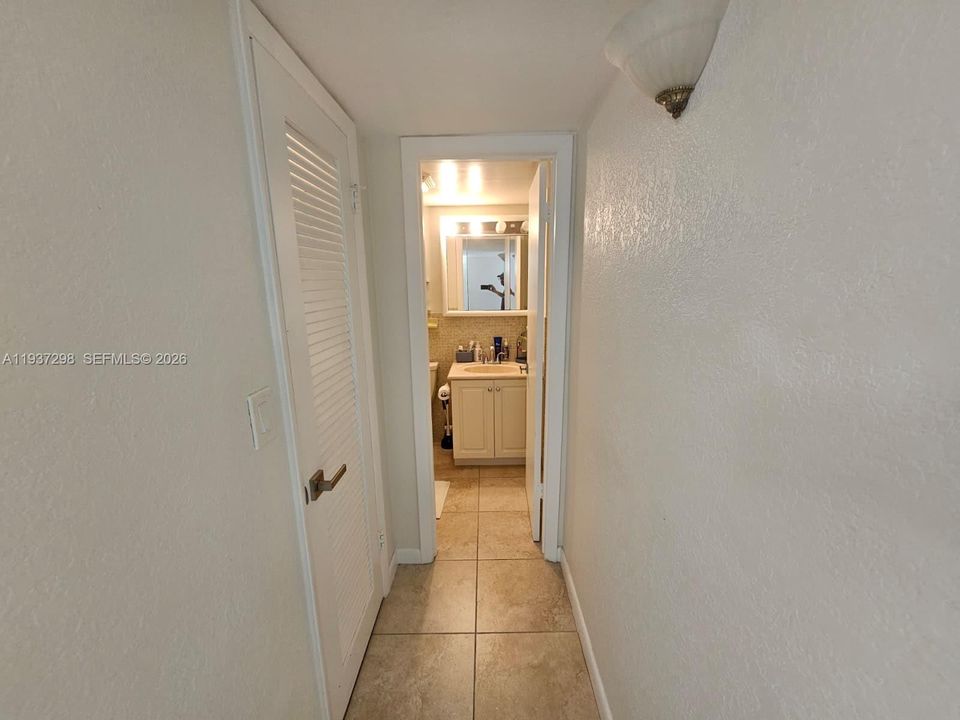 For Rent: $1,750 (1 beds, 1 baths, 768 Square Feet)