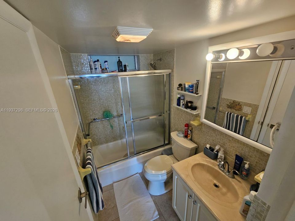 For Rent: $1,750 (1 beds, 1 baths, 768 Square Feet)