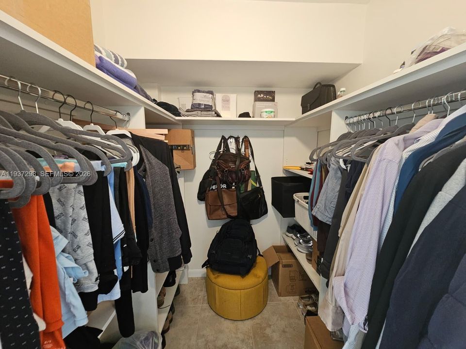 For Rent: $1,750 (1 beds, 1 baths, 768 Square Feet)