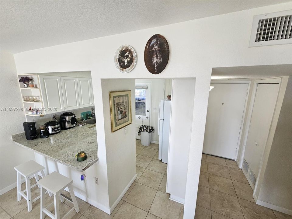 For Rent: $1,750 (1 beds, 1 baths, 768 Square Feet)