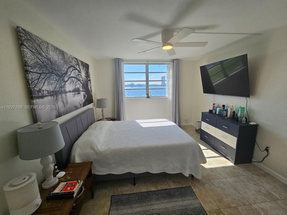 For Rent: $1,750 (1 beds, 1 baths, 768 Square Feet)