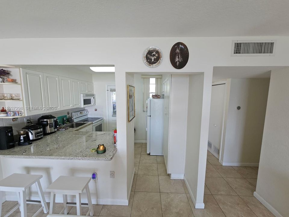 For Rent: $1,750 (1 beds, 1 baths, 768 Square Feet)