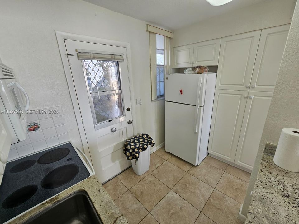 For Rent: $1,750 (1 beds, 1 baths, 768 Square Feet)