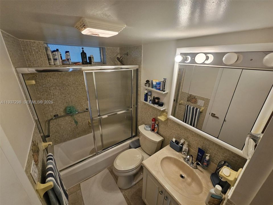 For Rent: $1,750 (1 beds, 1 baths, 768 Square Feet)