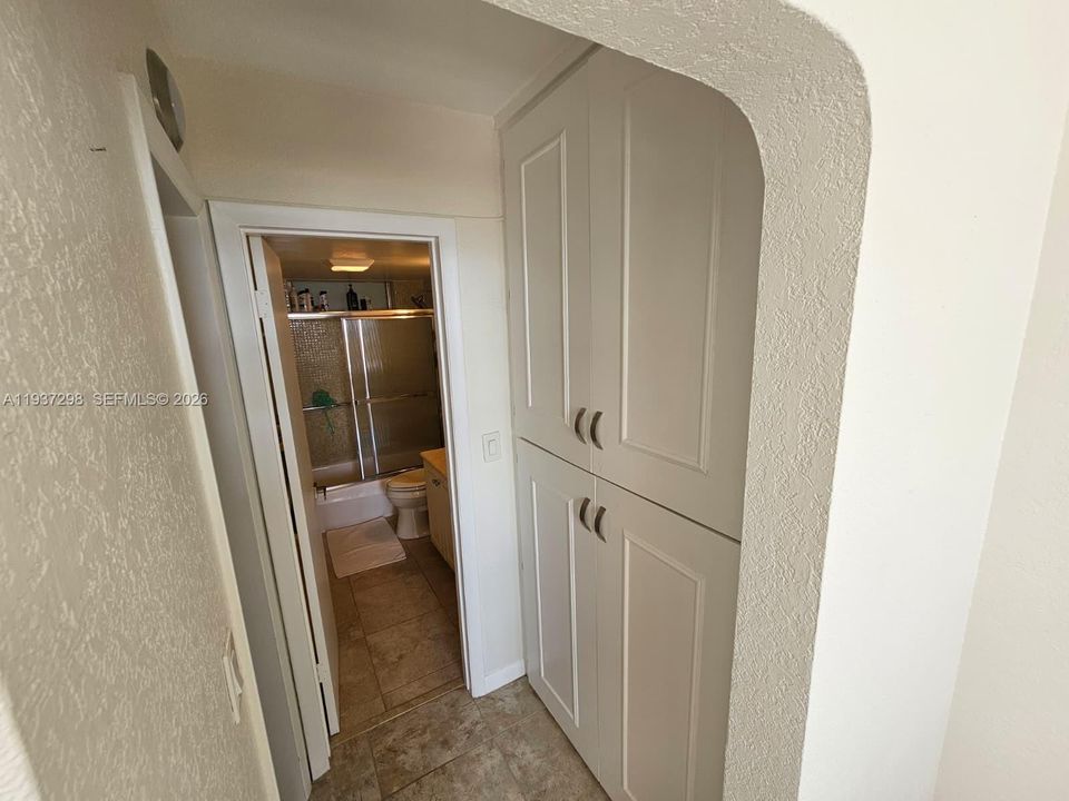 For Rent: $1,750 (1 beds, 1 baths, 768 Square Feet)