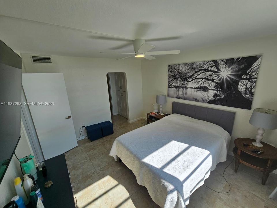 For Rent: $1,750 (1 beds, 1 baths, 768 Square Feet)