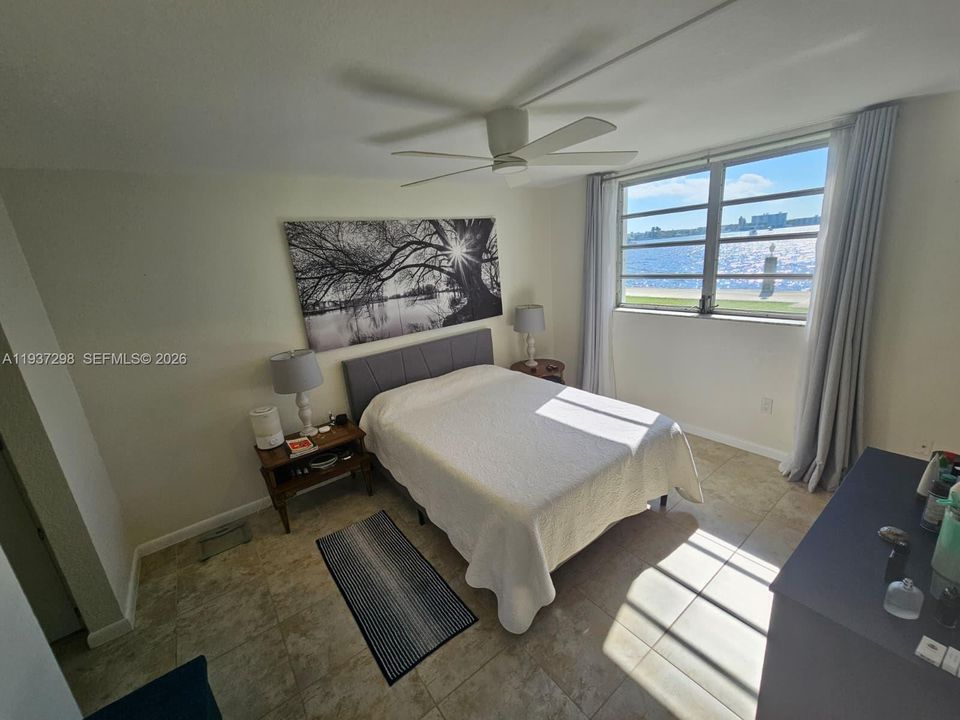 For Rent: $1,750 (1 beds, 1 baths, 768 Square Feet)