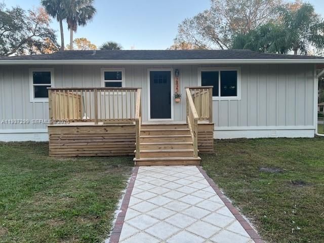 На продажу: $305,000 (2 спален, 1 ванн, 1008 Квадратных фут)