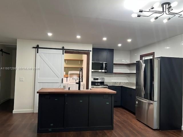 На продажу: $305,000 (2 спален, 1 ванн, 1008 Квадратных фут)