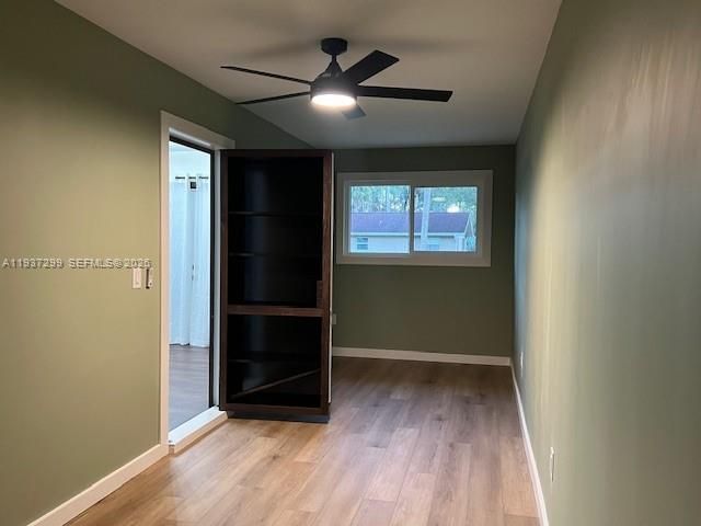 На продажу: $305,000 (2 спален, 1 ванн, 1008 Квадратных фут)