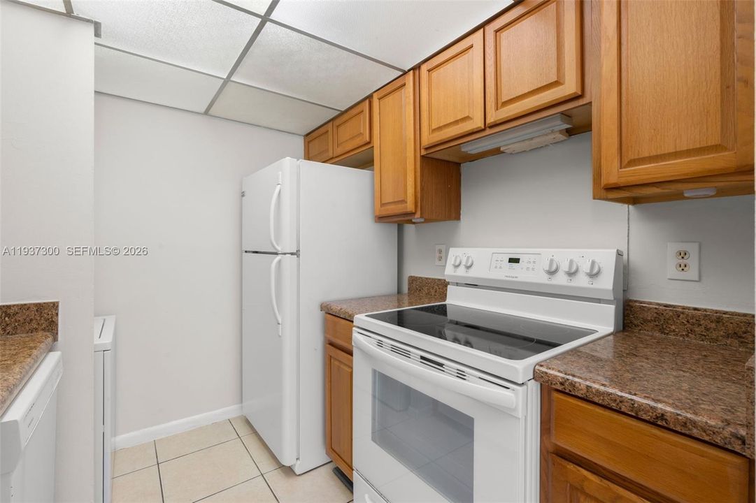 合同活跃: $1,775 (2 贝兹, 2 浴室, 768 平方英尺)