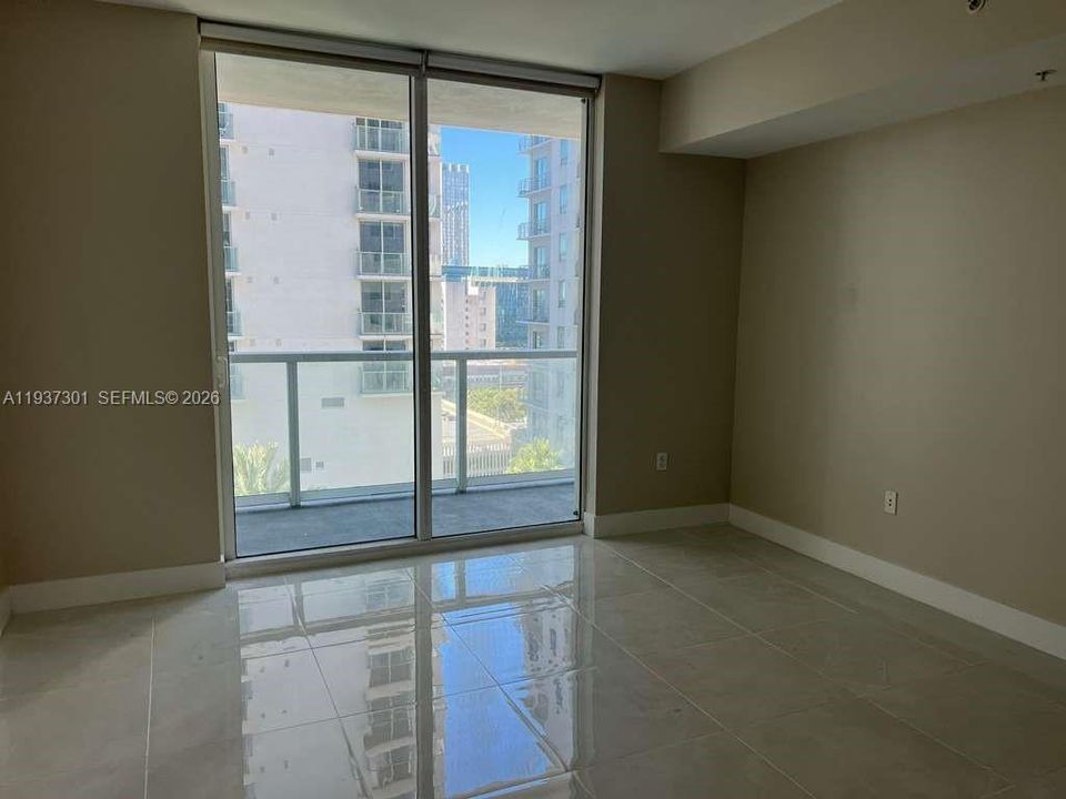 В аренду: $2,600 (1 спален, 1 ванн, 806 Квадратных фут)