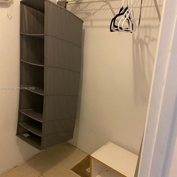 待售: $349,000 (0 贝兹, 0 浴室, 400 平方英尺)