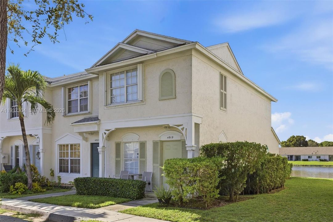 En Venta: $365,000 (2 camas, 2 baños, 1110 Pies cuadrados)