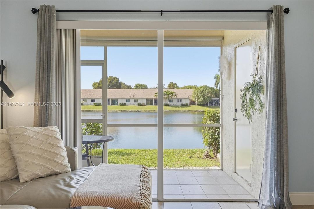 En Venta: $365,000 (2 camas, 2 baños, 1110 Pies cuadrados)