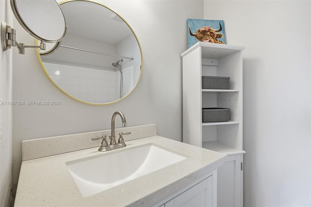 En Venta: $365,000 (2 camas, 2 baños, 1110 Pies cuadrados)