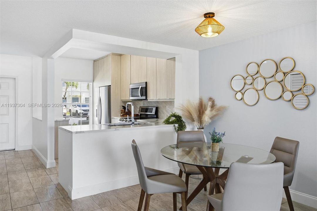 En Venta: $365,000 (2 camas, 2 baños, 1110 Pies cuadrados)