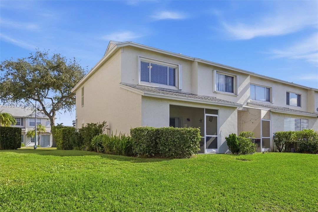 En Venta: $365,000 (2 camas, 2 baños, 1110 Pies cuadrados)