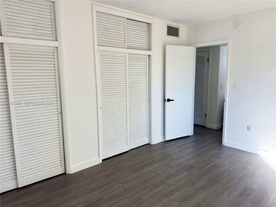 出租: $1,800 (1 贝兹, 1 浴室, 560 平方英尺)