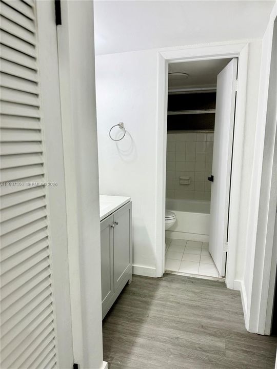 出租: $1,800 (1 贝兹, 1 浴室, 560 平方英尺)