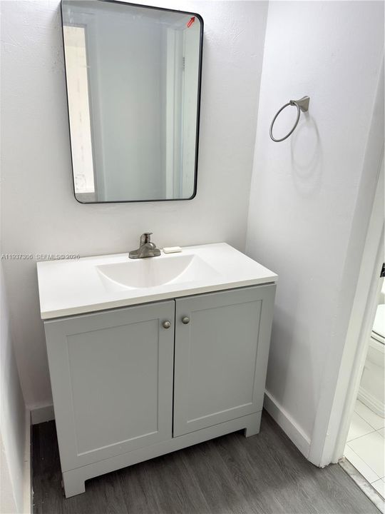 出租: $1,800 (1 贝兹, 1 浴室, 560 平方英尺)