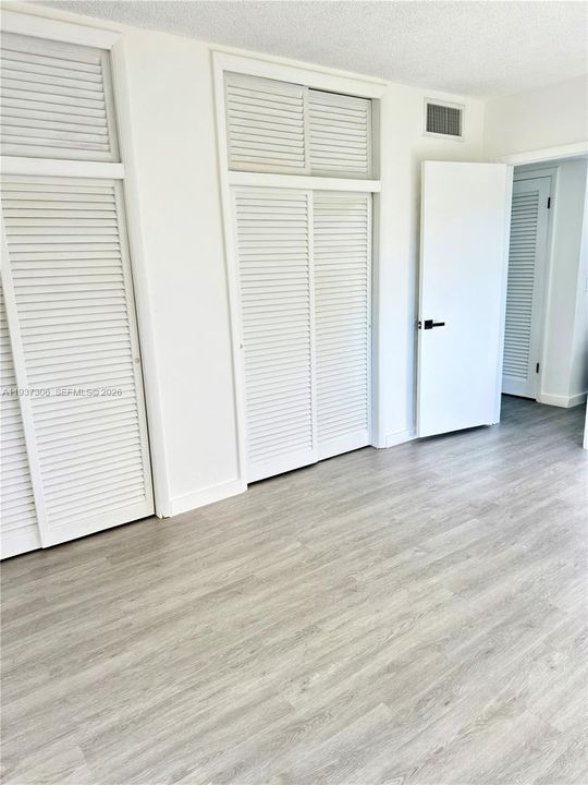 出租: $1,800 (1 贝兹, 1 浴室, 560 平方英尺)