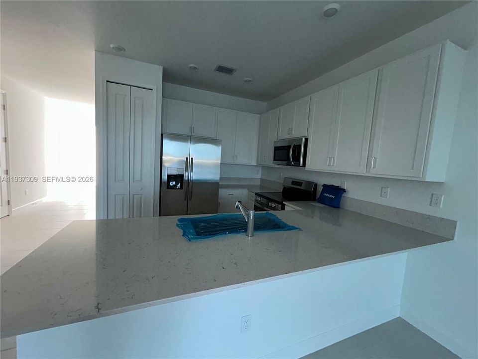 В аренду: $2,000 (2 спален, 2 ванн, 0 Квадратных фут)