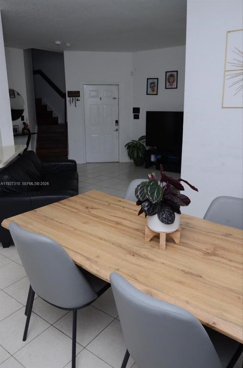 En Venta: $535,000 (3 camas, 2 baños, 1491 Pies cuadrados)