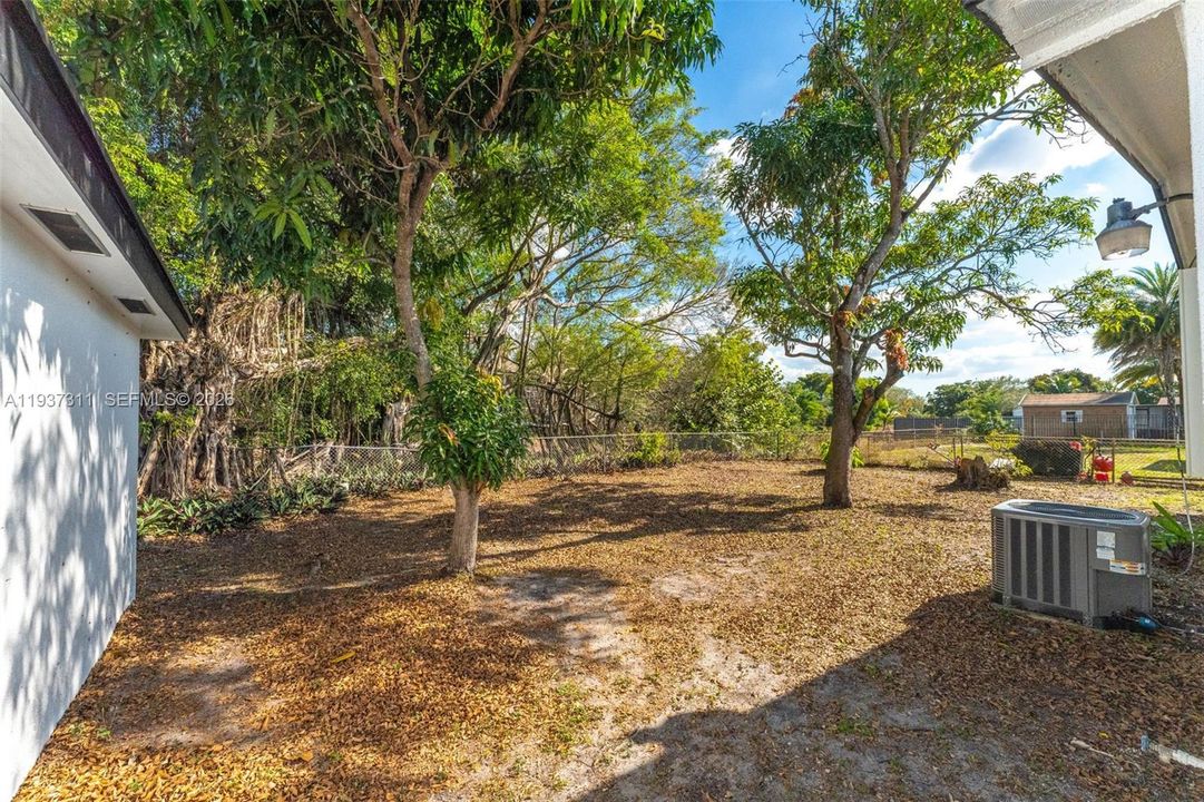 En Venta: $580,000 (4 camas, 2 baños, 1531 Pies cuadrados)